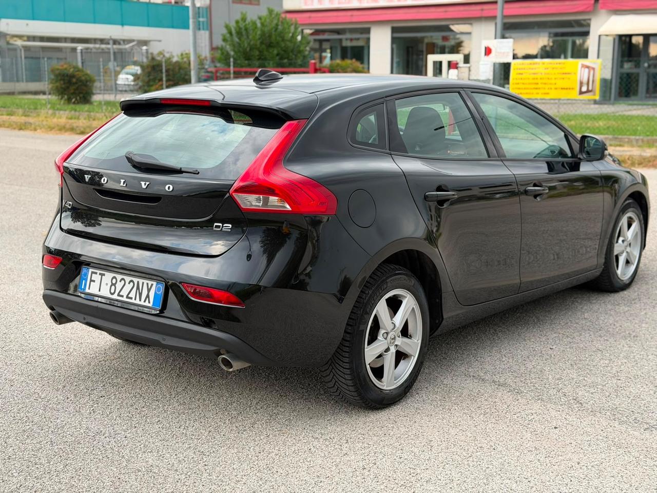 Volvo V40 2.0 diesel 2019 D2 R-design