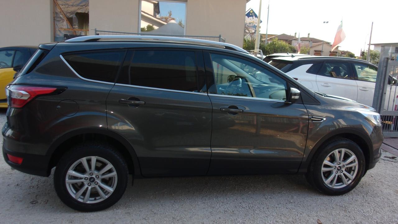 Ford Kuga 1.5 TDCI 120 CV S&S 2WD Titanium