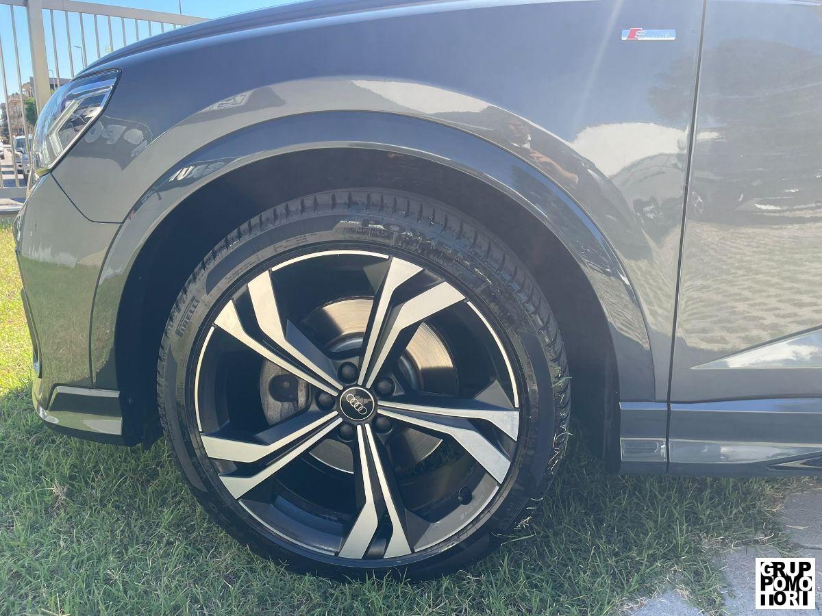 AUDI - Q3 Sportback - Q3 SPB 40 TDI qu. S tr. S line edition