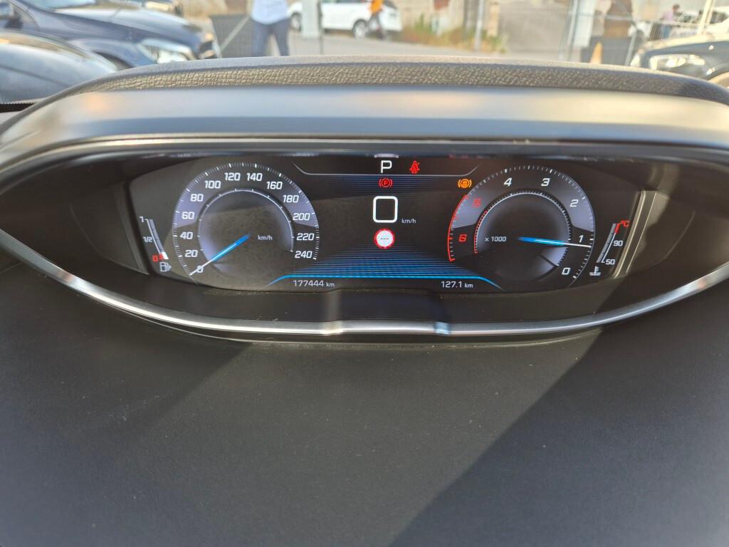 Peugeot 3008 BlueHDi 130CV EAT8 CERCHI-18 CAMERA