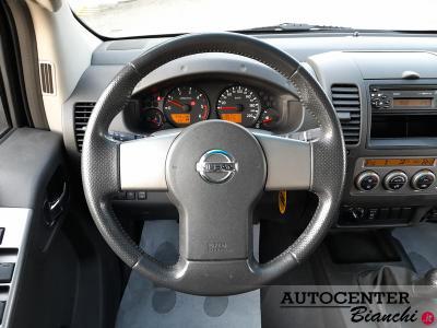 Nissan Navara Double Cab Navara d.cab 2.5 dci SE 174cv