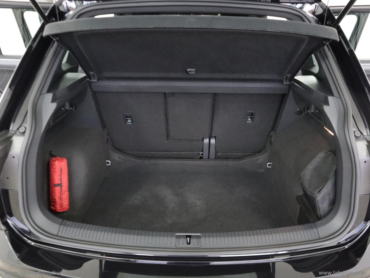 VOLKSWAGEN Tiguan 2.0TDI DSG R-LINE LED IQ-LIGHT NAVI PELLE RETROCAMERA