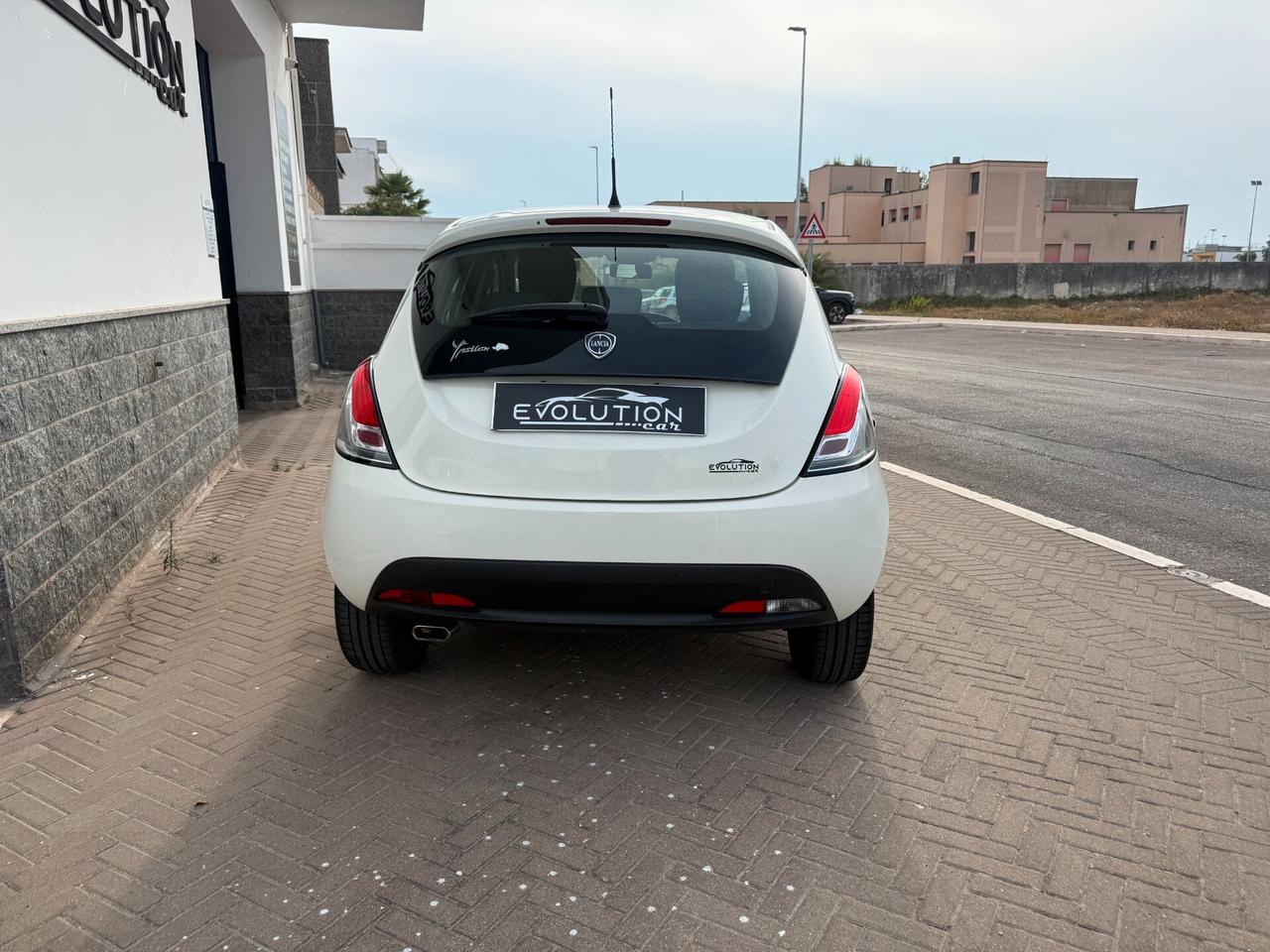 Lancia Ypsilon 1.2 69 CV 5 porte GPL Ecochic Gold