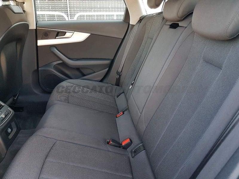 Audi A4 A4 Avant 30 2.0 tdi mhev Business Advanced 136cv s-tronic