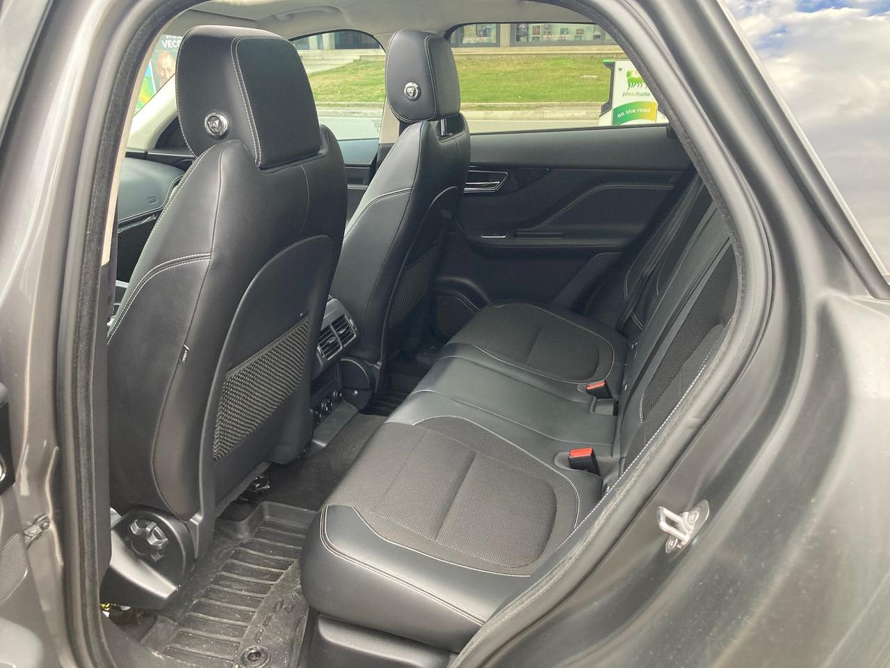 Jaguar F-Pace 2.0 20d Turbo R- #8436