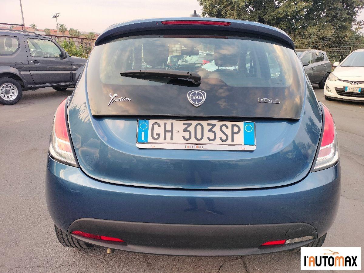 LANCIA - Ypsilon 1.0 firefly hybrid Silver s&s 70cv