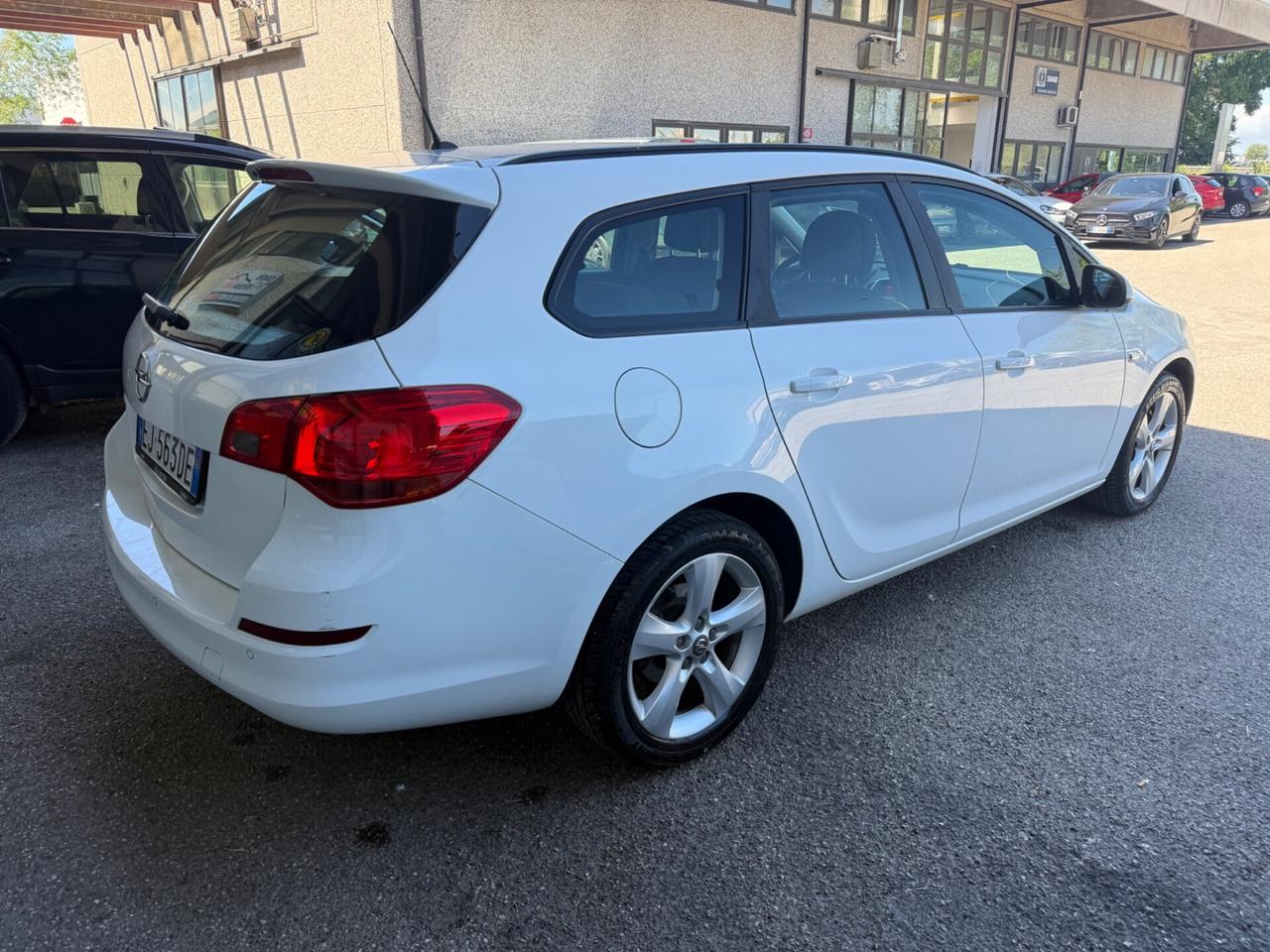 Opel Astra 1.6 115CV Sports Tourer Cosmo