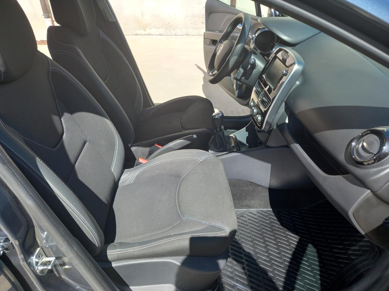 Renault Clio dCi 8V 90 CV 2019 OK NEOPATENTATI