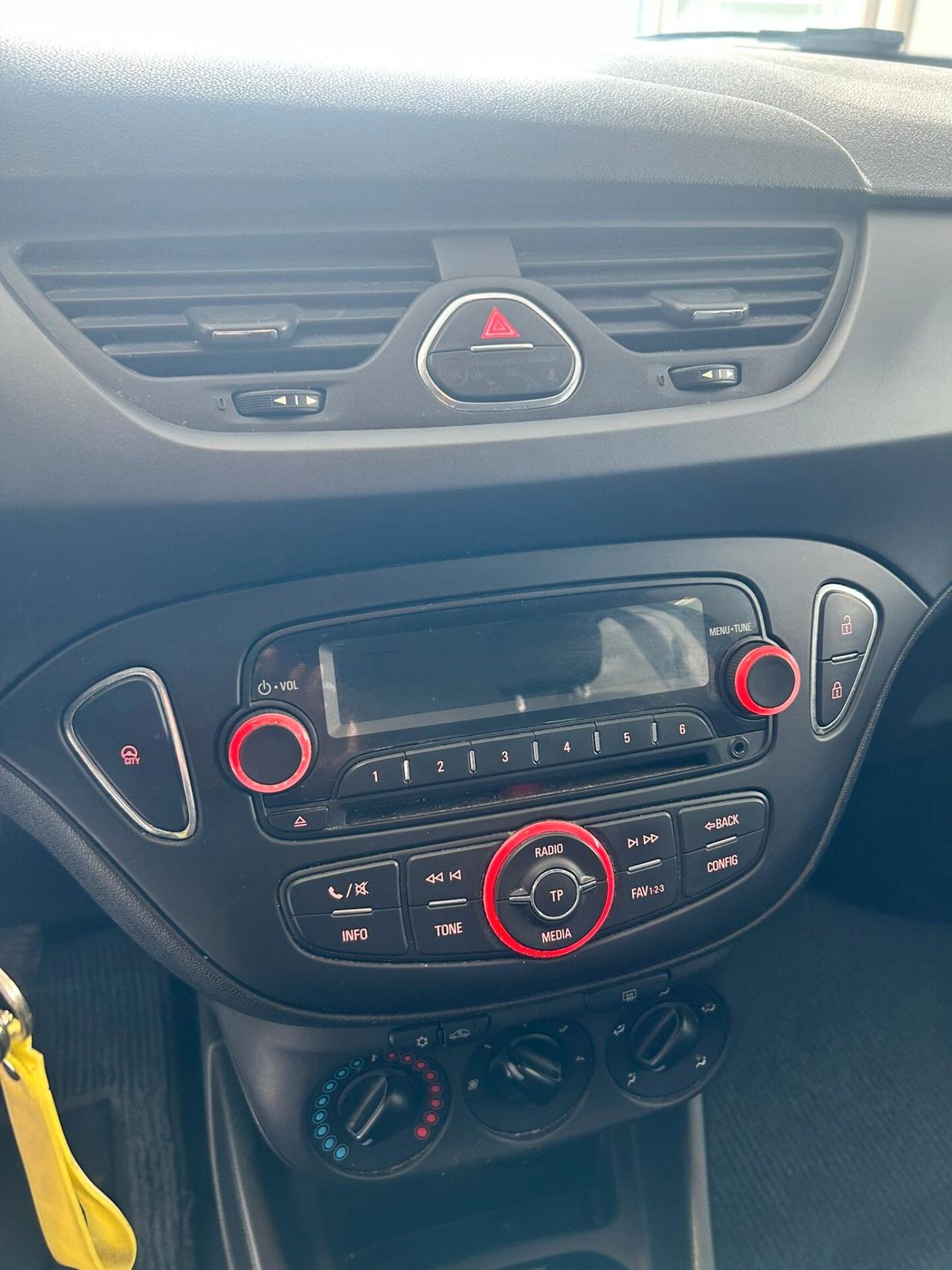 Opel Corsa 1.2B PER NEOPATENTATI 2015
