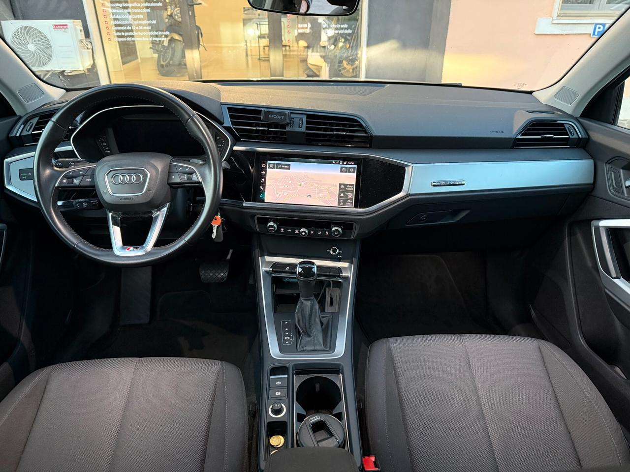 Audi Q3 35 TFSI Business