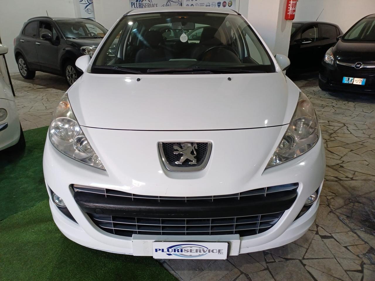 Peugeot 207 1.4 8V 5p POCHI KM - 2012