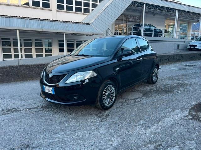 Lancia Ypsilon 1.2 69 CV 5 porte Gold NEOPATENTATI