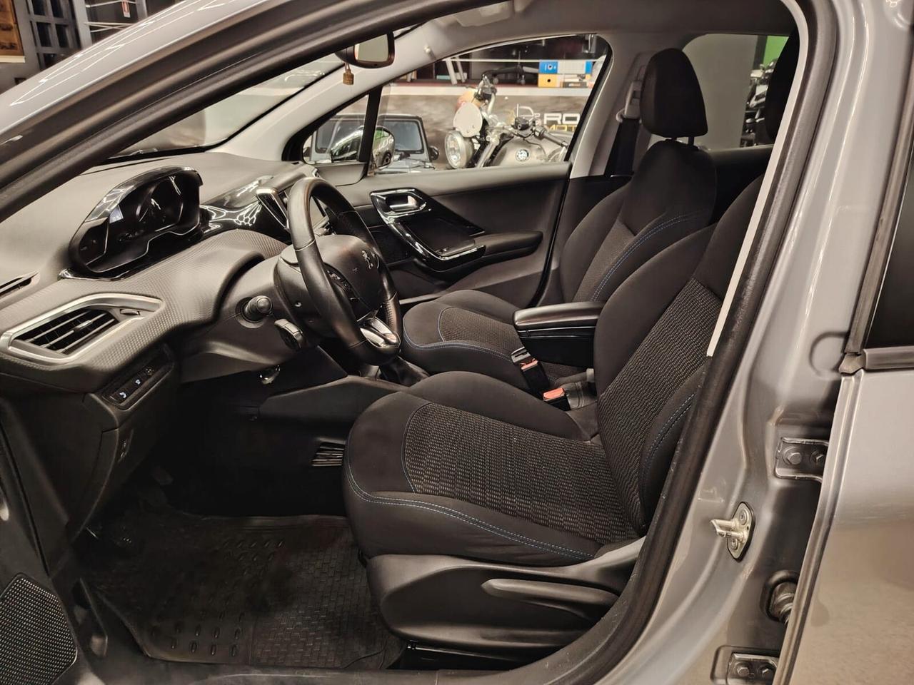 Peugeot 208 BlueHDi 100 S&S 5 porte Signature