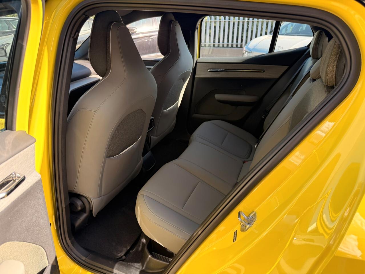 Volvo EX30 Single Motor Extended Range RWD Plus