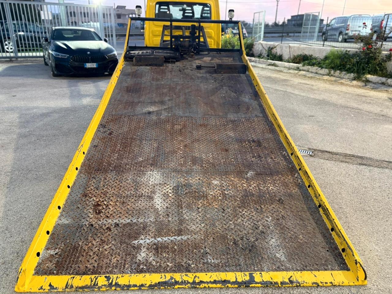 IVECO DAILY CARROATTREZZI 35 C13 ( PATENTE B)