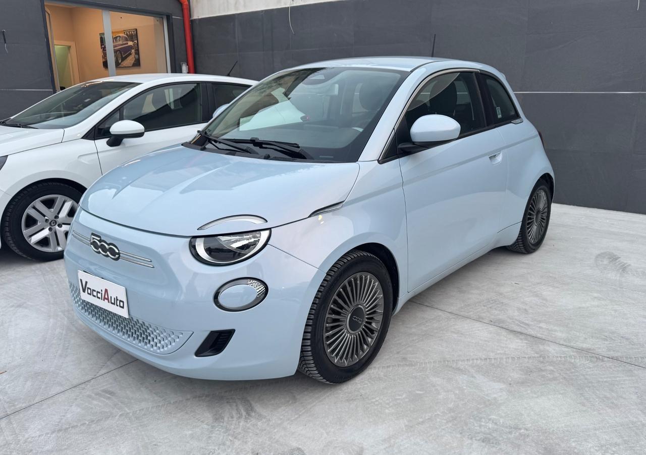 Fiat 500 500e Berlina 42 kWh La Prima
