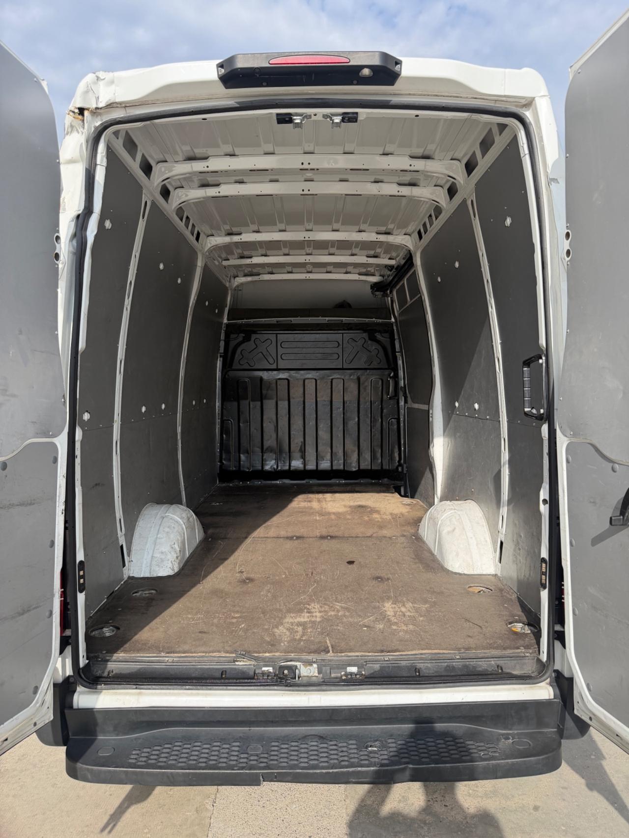 Iveco Daily 35-140 L2H2 Clima - 2022