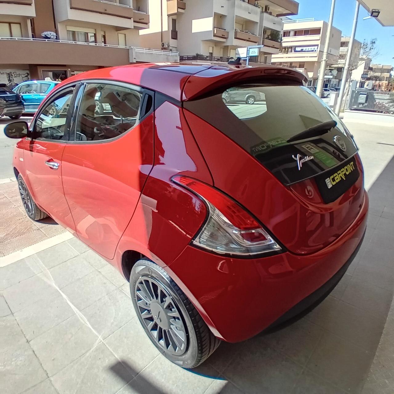 Lancia Ypsilon 1.0 FireFly 5 porte S&S Hybrid Ecochic UnYca