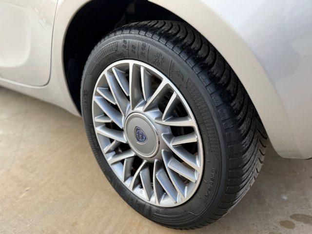 LANCIA Ypsilon 1.2 69 CV 5 porte Gold BICOLOR