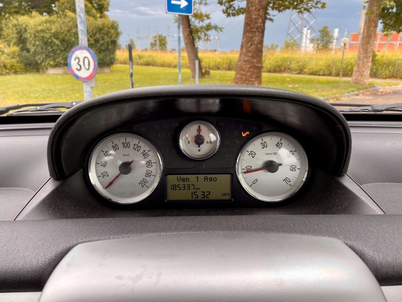 Lancia Ypsilon 1.2 8v Oro Giallo 60cv UNICO PROPRIETARIO