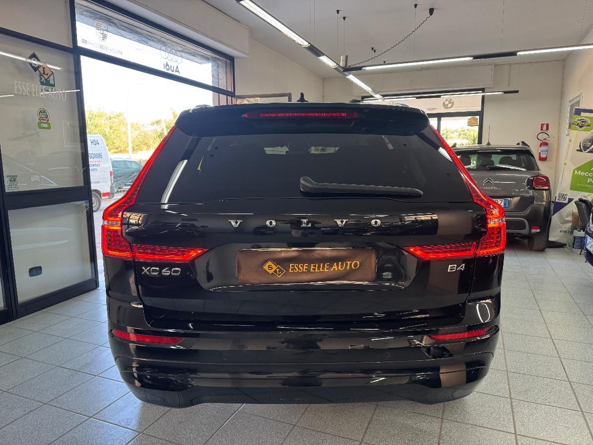 VOLVO XC60 -B4 automatico Core UNICO PROP/ RETROCAMERA/ LED/ SEDILI ELETTRICI