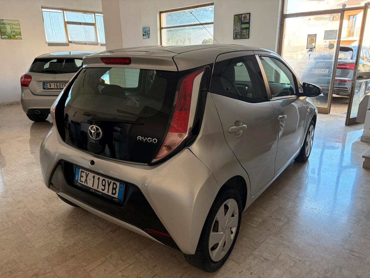 TOYOTA AYGO 1.0 5P X-PLAY "UN GIOIELLINO"