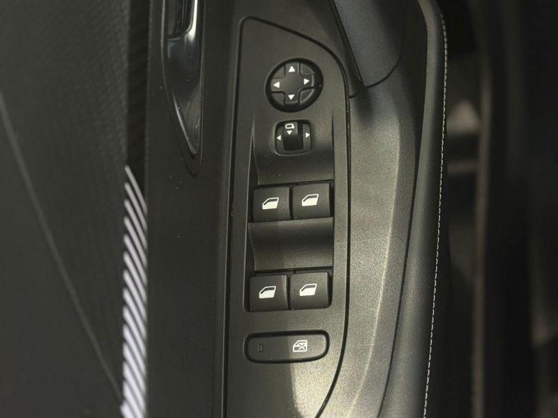 Peugeot 2008 PureTech 130 S&S EAT8 Allure +GPL