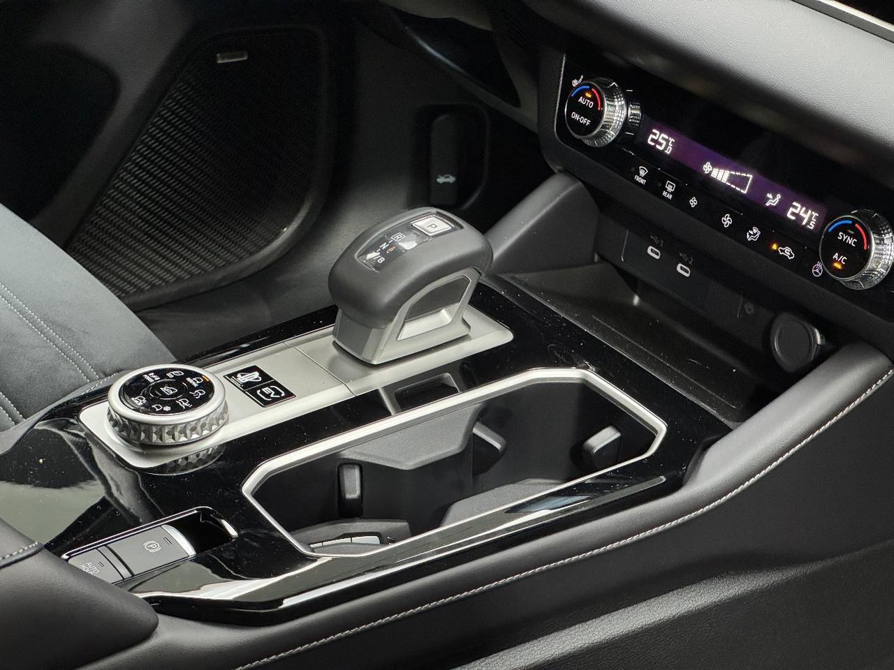 Mitsubishi Outlander 2.4 phev Intense con 8 Anni di Garanzia
