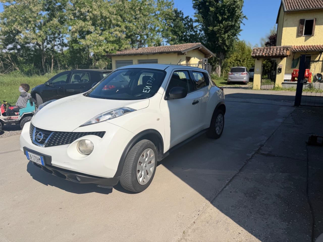 Nissan Juke 1.6 Acenta – Tenuta con cura e Pronta all'uso!