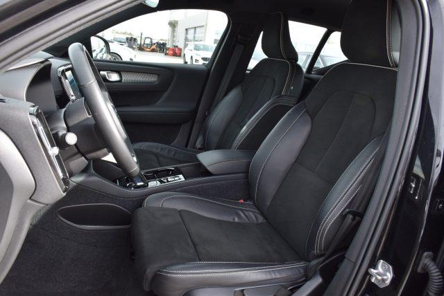 VOLVO XC40 T5 Recharge Plug-in Hybrid R-design