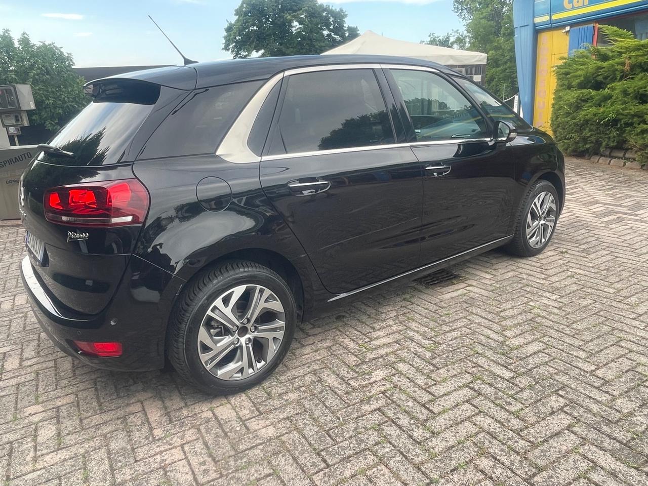 Citroen C4 Picasso 1.6 e-HDi anno 2014..€4999