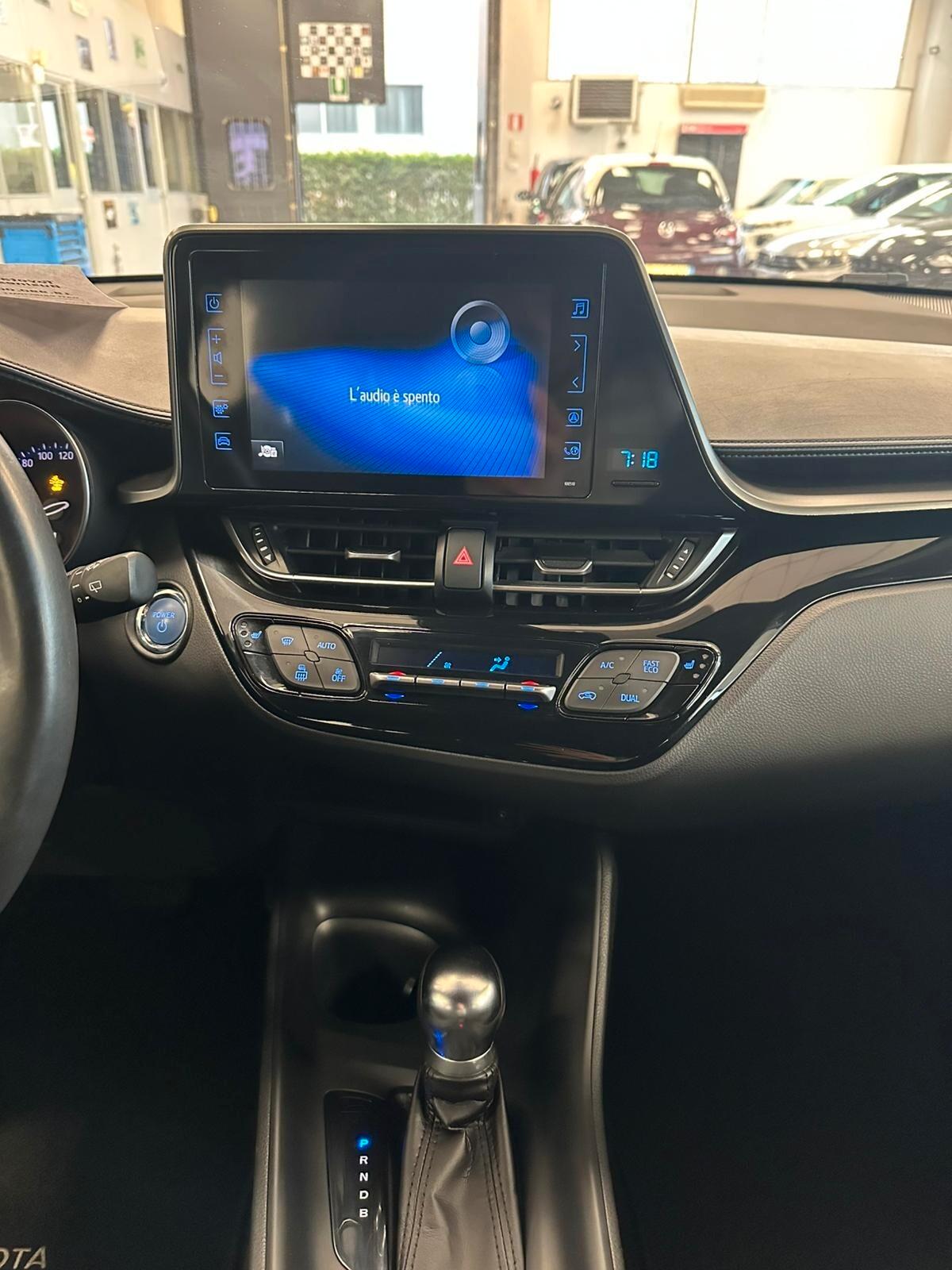 Toyota C-HR 1.8 Hybrid E-CVT Business