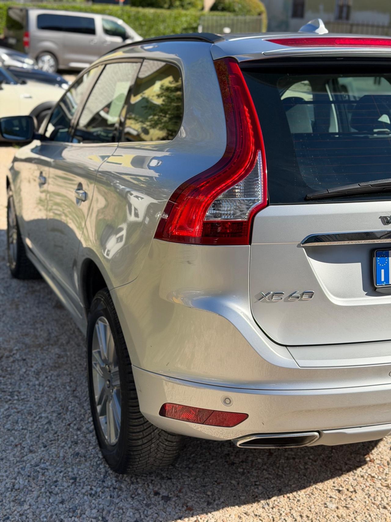 Volvo XC60 D4 AWD MOMENTUM 4x4 KMCERT GARANZ