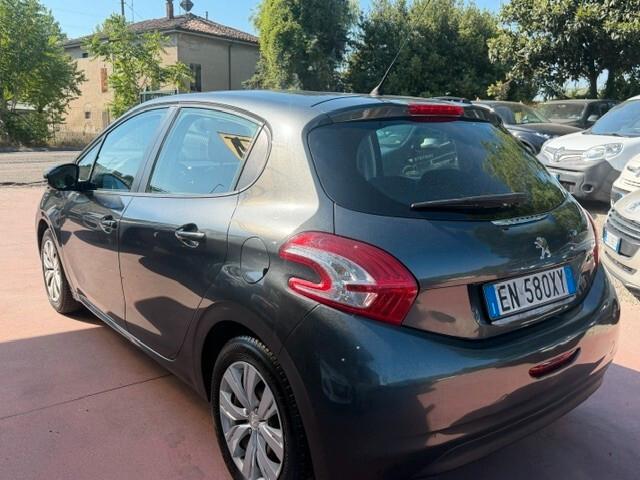 Peugeot 208 1.4 HDi 68 CV 5 porte Allure