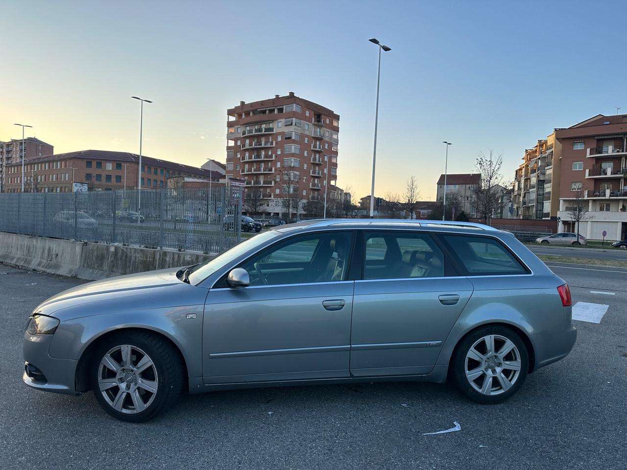 Audi A4 1.9 TDI s line sport 140 cv