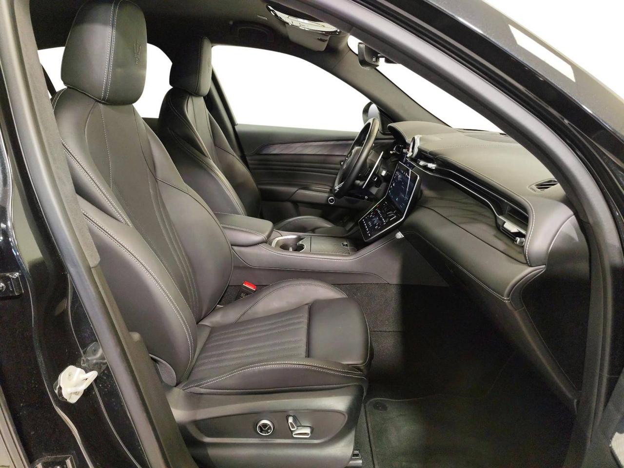 Maserati Grecale mhev Modena 330cv