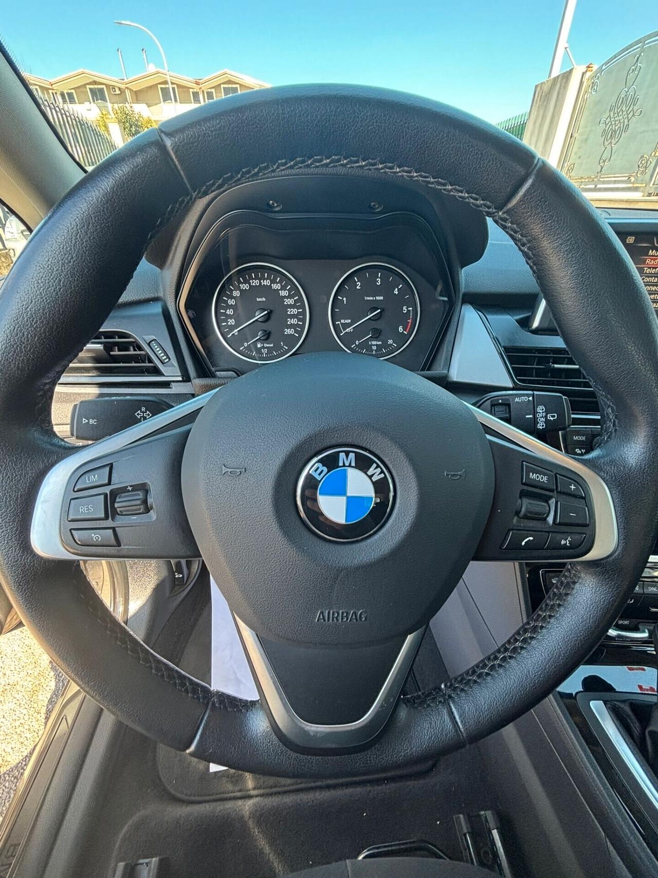 Bmw Serie 2 218d Luxury AUTOMATICO ANNO 2015