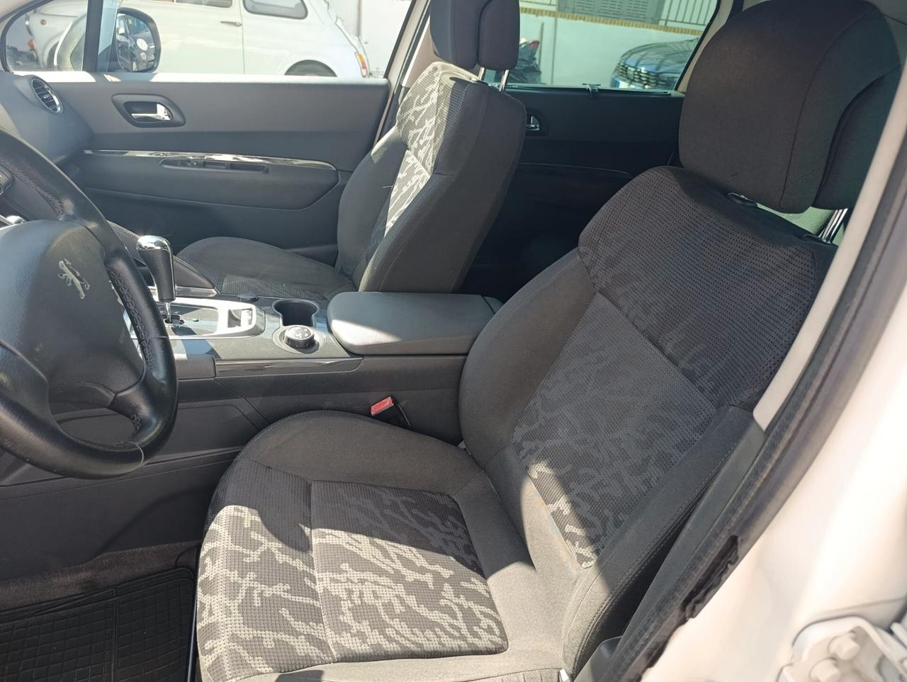 Peugeot 3008 1.6 e-HDi 112CV cambio robotizzato S.&S. Business