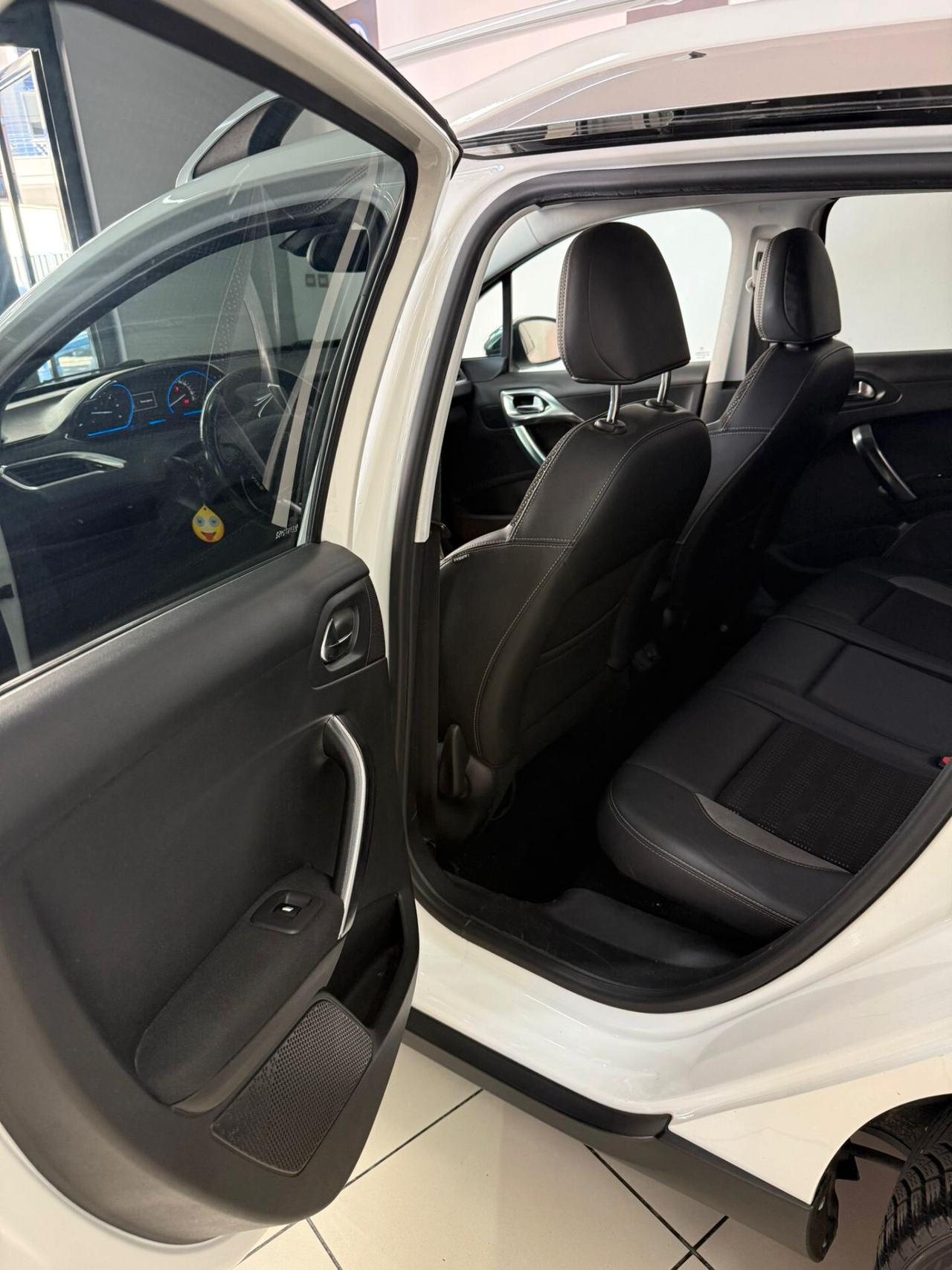 Peugeot 2008 1.6 e-HDi 115 CV Stop&Start Allure
