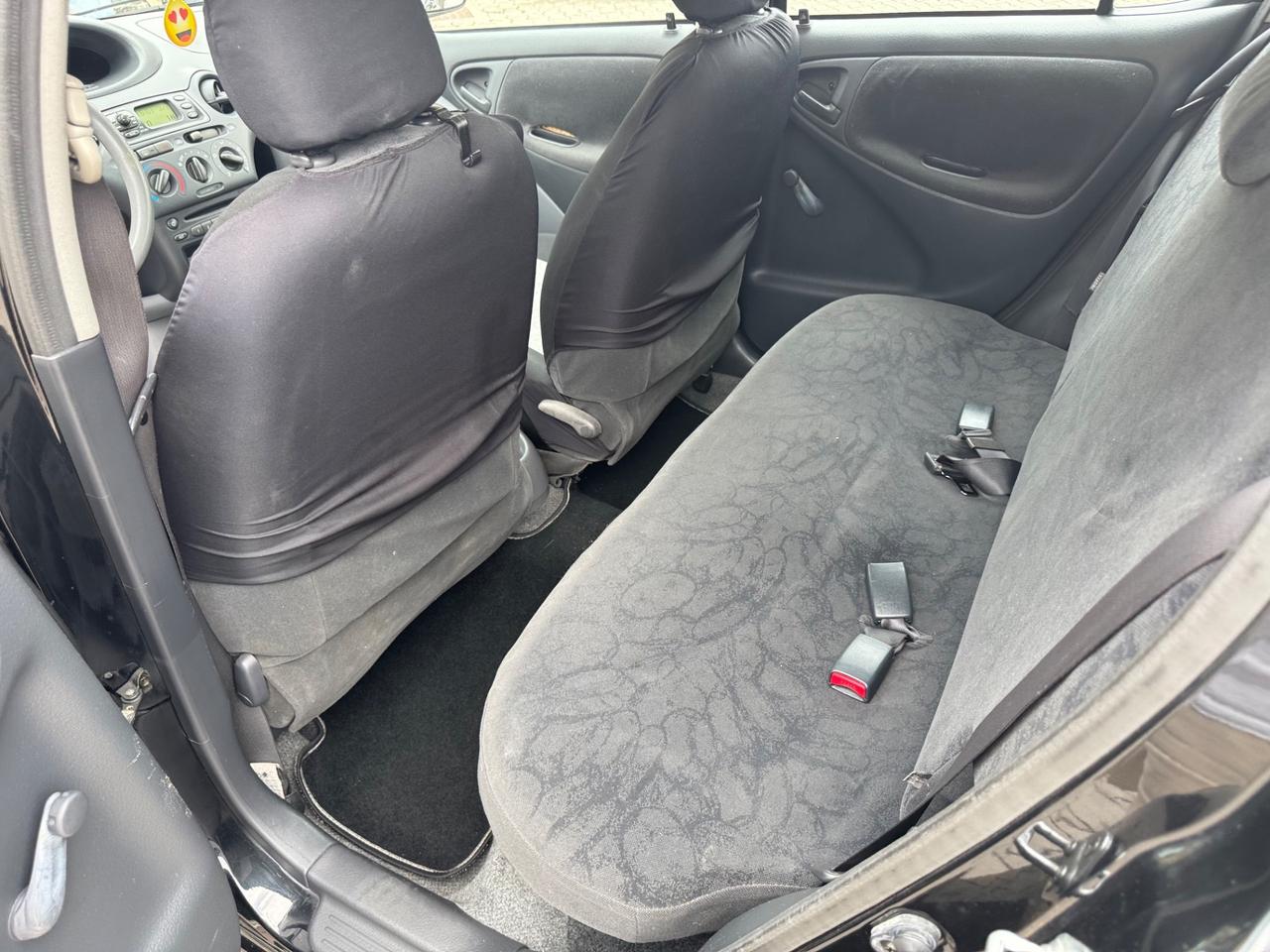 Toyota Yaris 1.0i 16V cat neopatentati 120000km