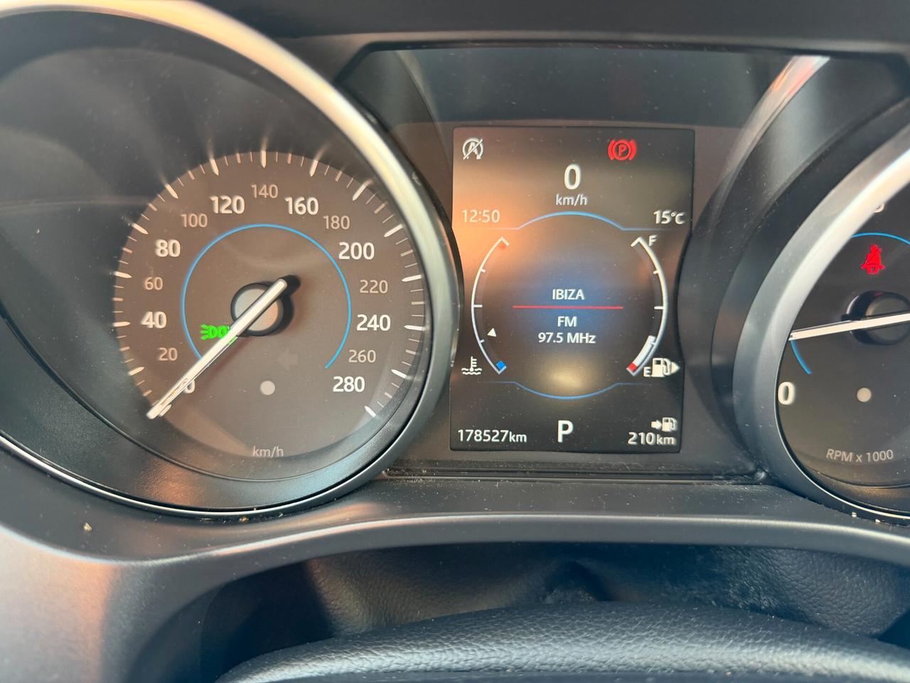 JAGUAR F-PACE R-SPORT 2017 2.0 DIESEL 241 CV *LEGGI