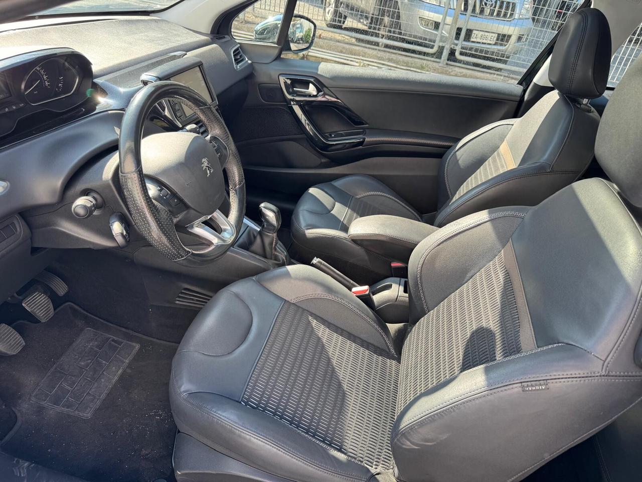 Peugeot 208 1.4 HDi 68 CV 3 porte Allure 2015 Tetto panoramico