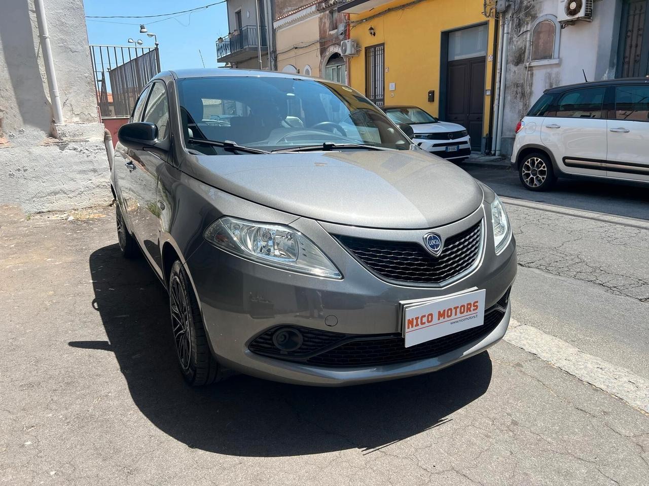 Lancia Ypsilon 1.2 69 CV 5 porte Platinum