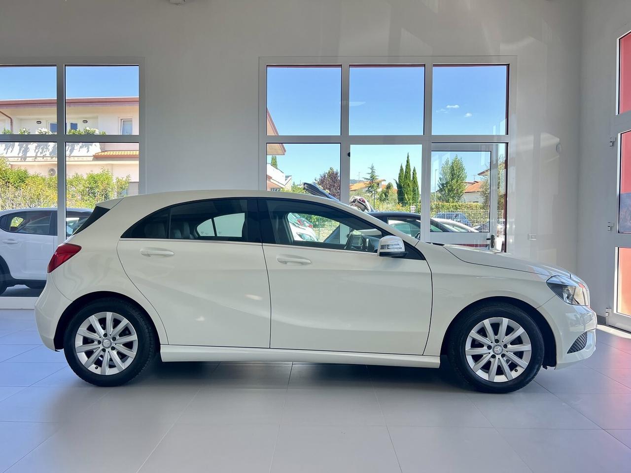 MERCEDES A 180 D BUSINESS NEOPATENTATI OK - 2015