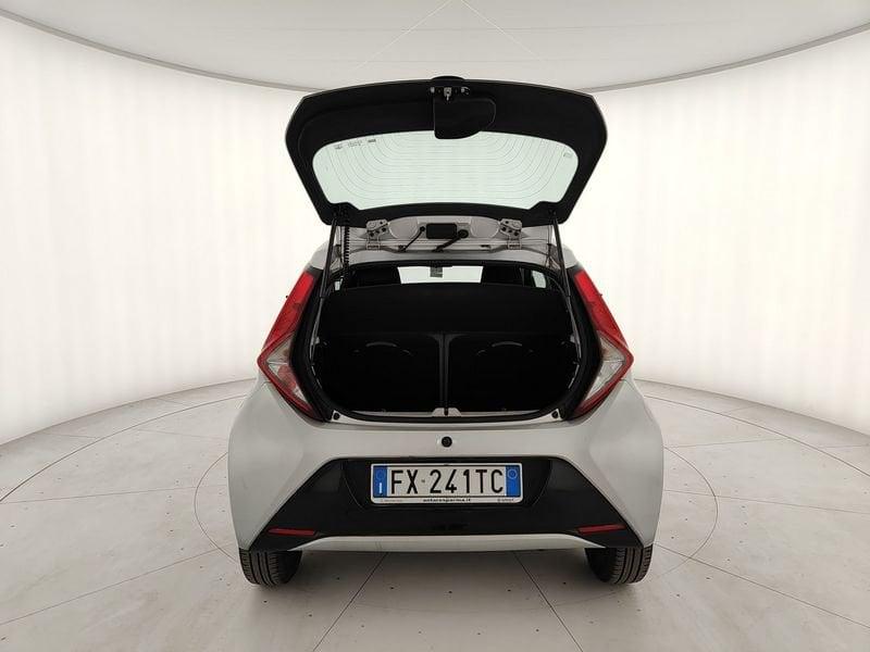 Toyota Aygo 1.0 VVT-i 72 CV 5 porte Connect X-Fun