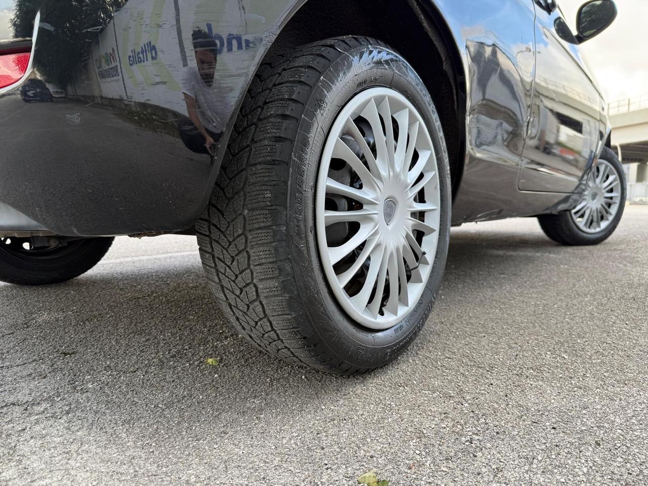 Lancia Ypsilon 1.4 Argento Ecochic GPL
