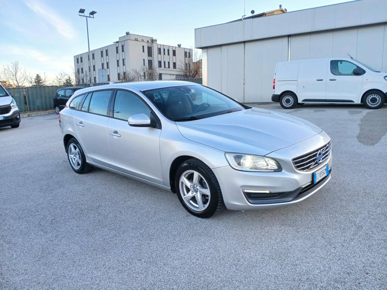 Volvo V60 1.6 D2 115CV SW AUTO 2015