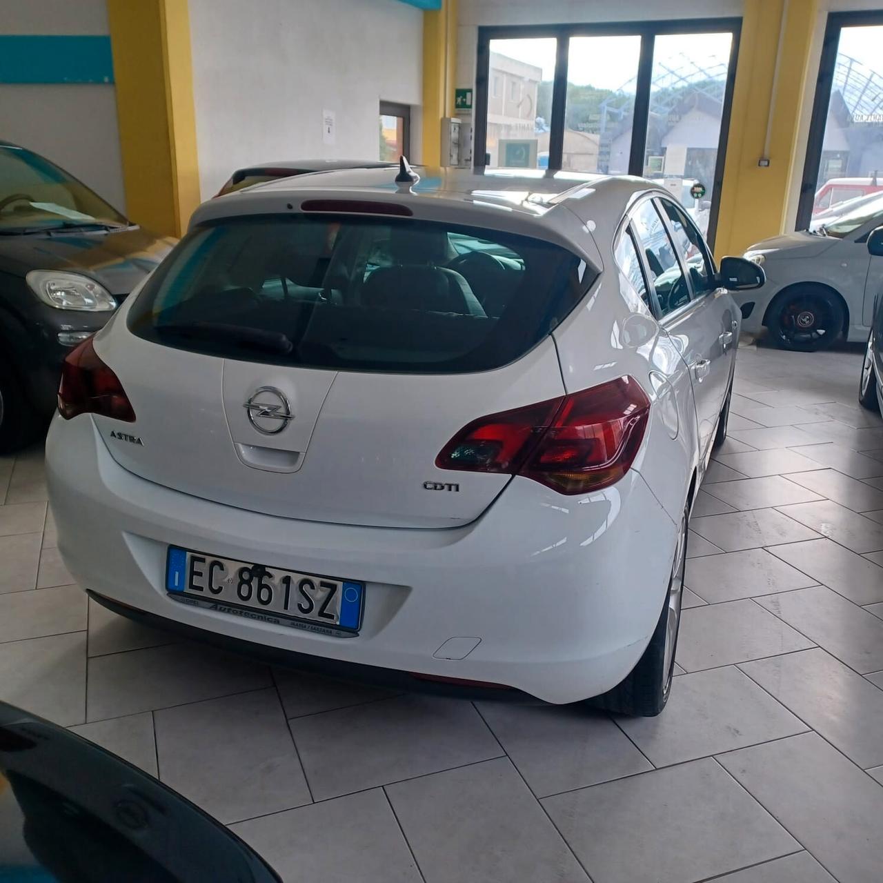 FULL OPTIONAL NEOPATENTATI ASTRA 1.7 TDI