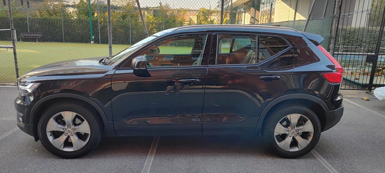 Volvo XC40 D4 AWD Geartronic Momentum