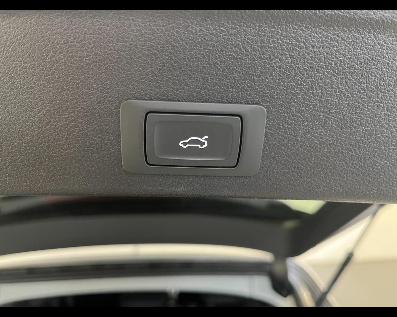 AUDI A4 AVANT 35 TDI S-TRONIC BUSINESS ADVANCED